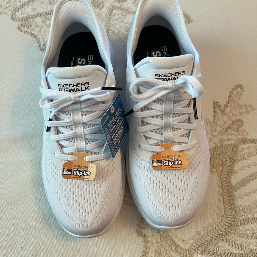Skechers Go Walk 7 Valin Hands Free Slip ins